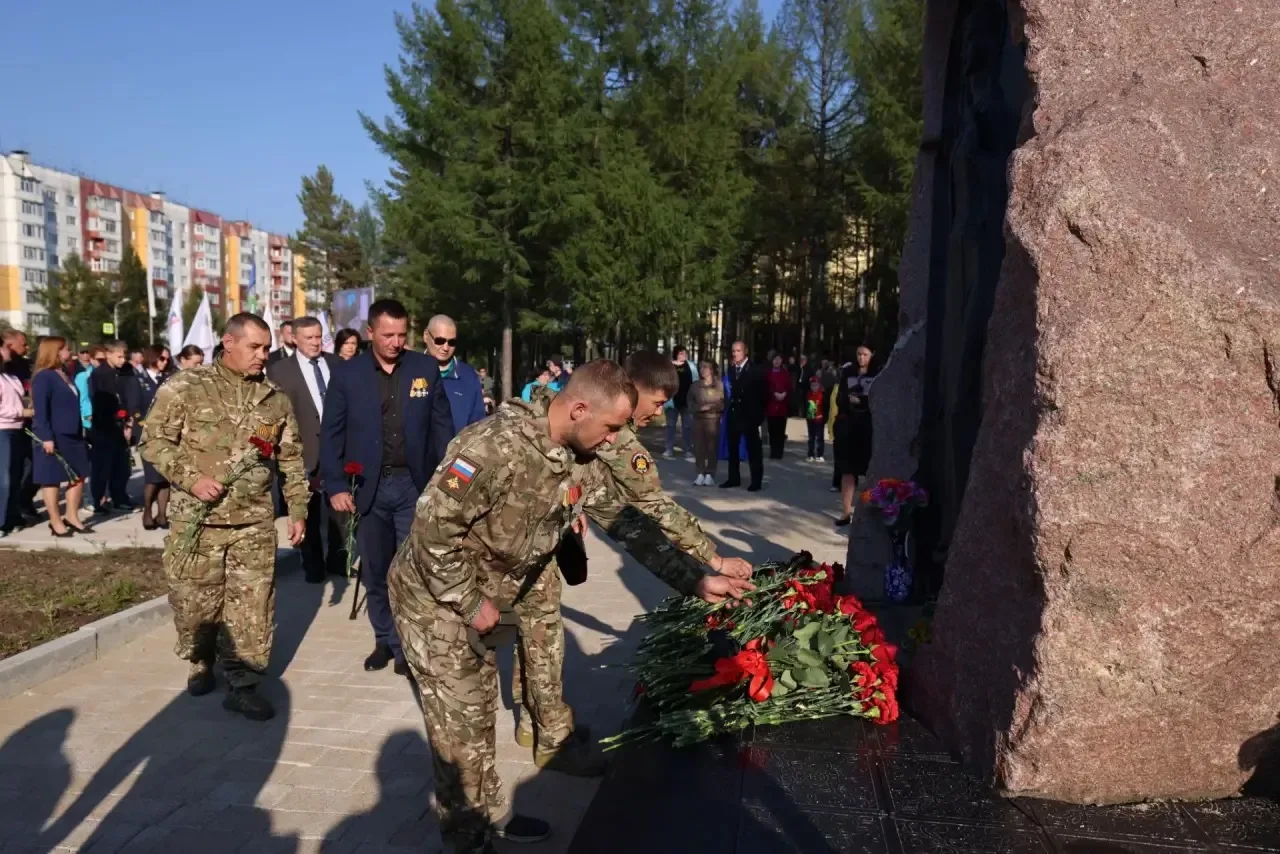 В Нерюнгри почтили память земляков-шахтёров, погибших в зоне СВО