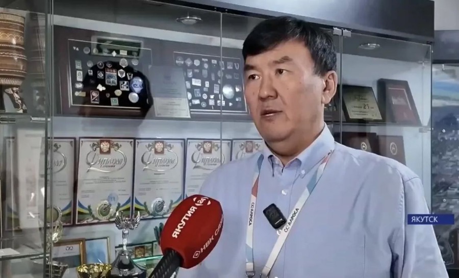 Юные якутяне увидели, как работают эксперты алмазного цеха