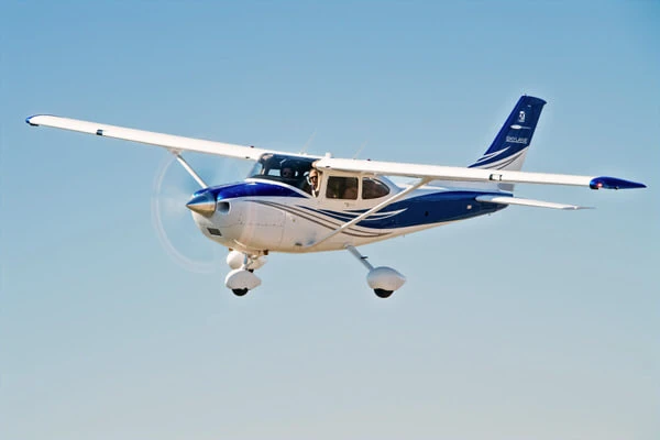 Самолет Cessna 182 не выходит на связь в Иркутской области
