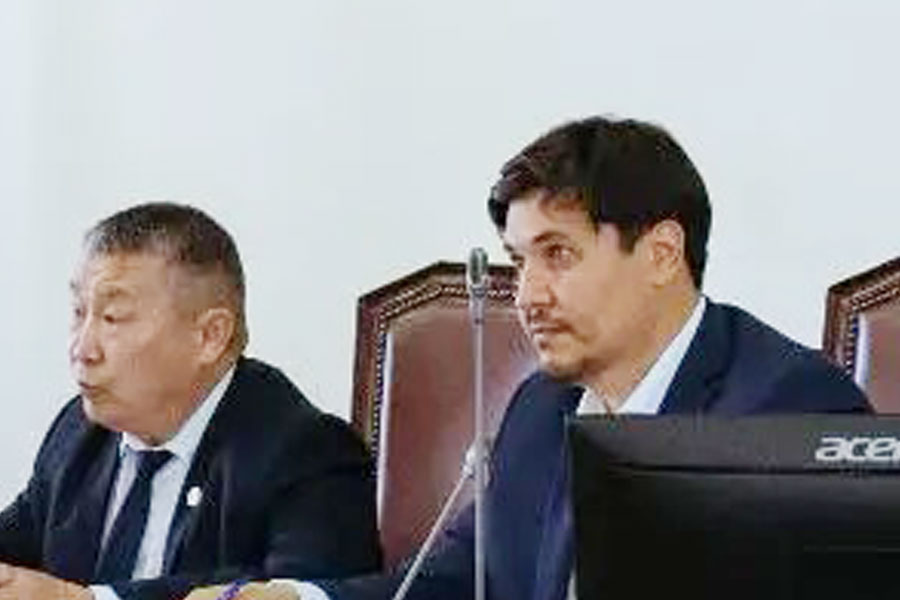 Глава Якутска поручил обеспечить подачу тепла во все жилые дома к Дню города