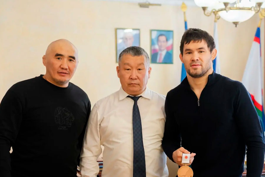 Бронза Азиатских игр и планы на Олимпиаду: спортсмен и глава Якутска наметили дальнейшие старты