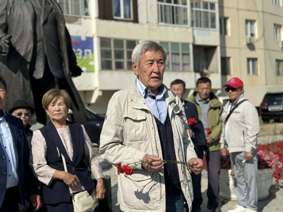 Противоречивый юбилей героя алмазной эпохи и жертвы партийной ротации