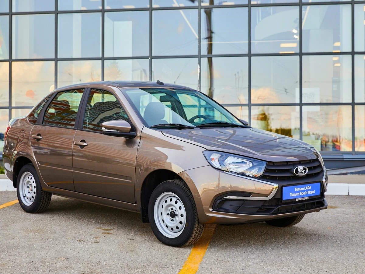 Утильсбор не сломал Lada: отечественные автомобили продаются лучше прошлогоднего